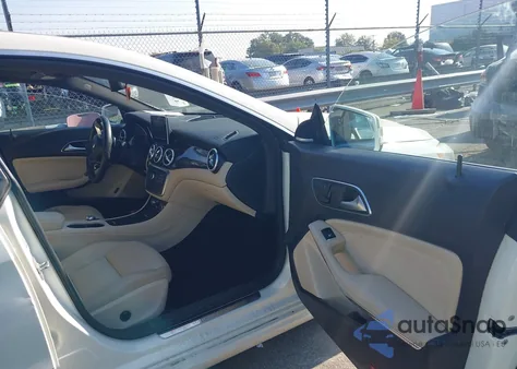 2015 Mercedes-Benz Cla 250 z USA, uszkodzony, nr VIN WDDSJ4EB3FN247988